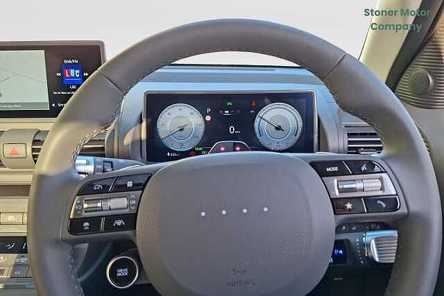 Hyundai INSTER 85kW Cross 49kWh 5dr Auto Black
