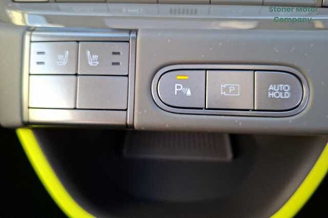 Hyundai INSTER 85kW Cross 49kWh 5dr Auto Black