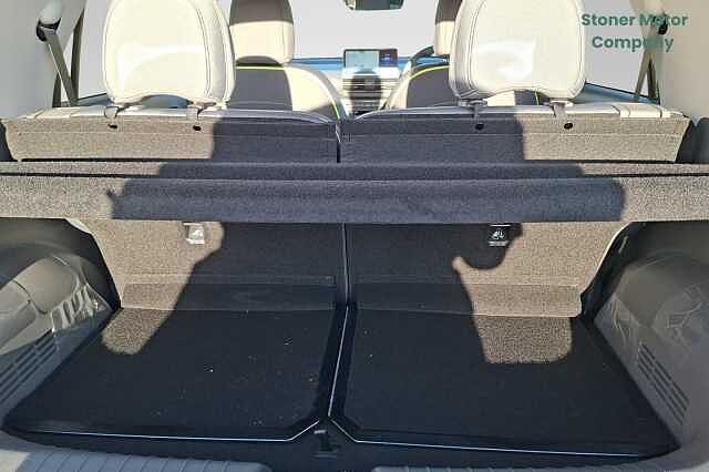Hyundai INSTER 85kW Cross 49kWh 5dr Auto Black