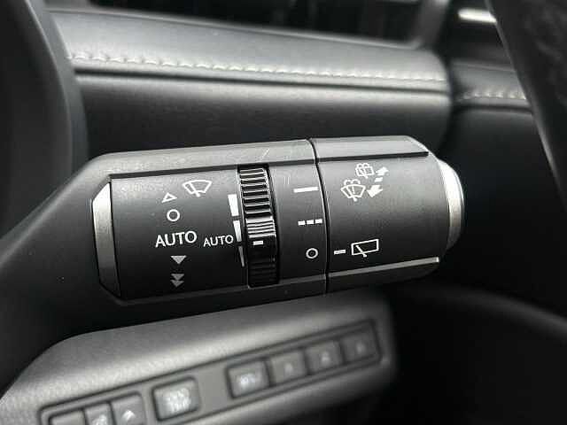 Lexus LBX 1.5 VVT-iE Takumi E-CVT Euro 6 (s/s) 5dr