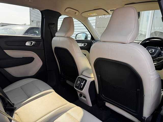 Volvo XC40 1.5 T3 Momentum Pro Auto Euro 6 (s/s) 5dr