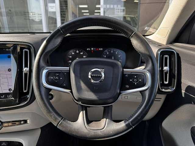 Volvo XC40 1.5 T3 Momentum Pro Auto Euro 6 (s/s) 5dr
