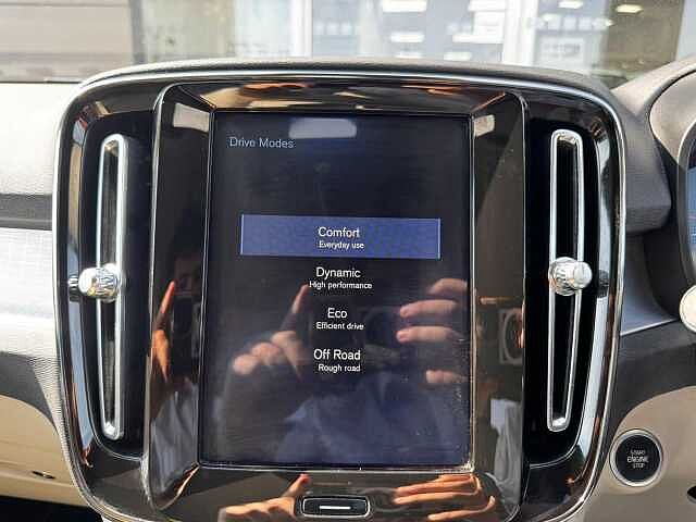 Volvo XC40 1.5 T3 Momentum Pro Auto Euro 6 (s/s) 5dr