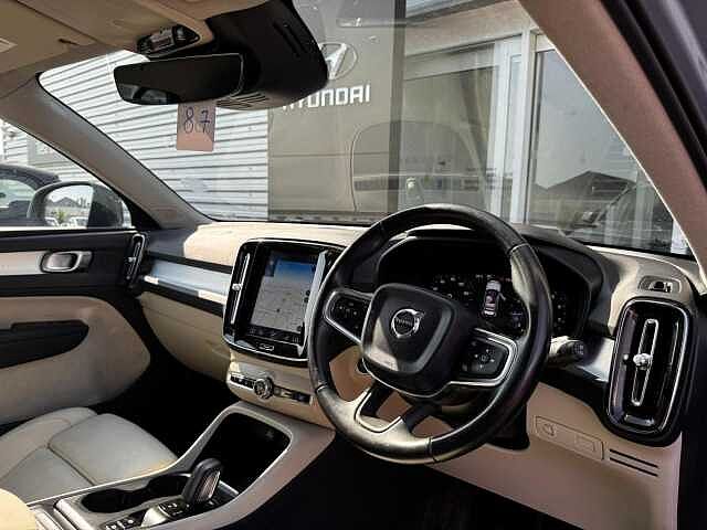 Volvo XC40 1.5 T3 Momentum Pro Auto Euro 6 (s/s) 5dr