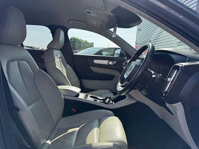 Volvo XC40 1.5 T3 Momentum Pro Auto Euro 6 (s/s) 5dr