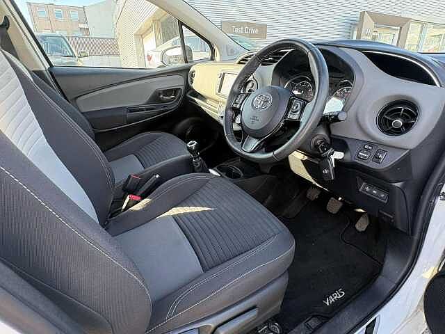 Toyota Yaris 1.5 VVT-i Icon Tech Euro 6 5dr