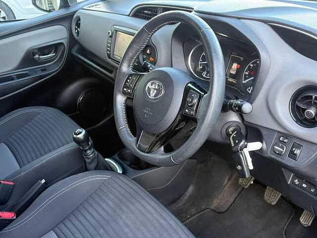 Toyota Yaris 1.5 VVT-i Icon Tech Euro 6 5dr