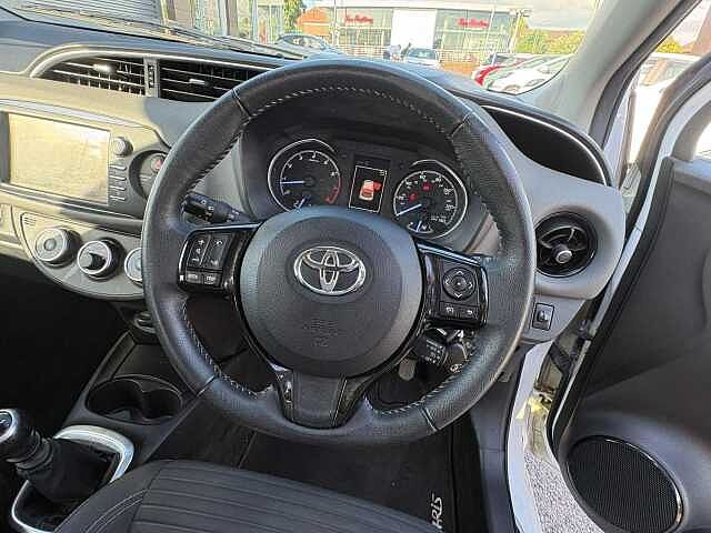 Toyota Yaris 1.5 VVT-i Icon Tech Euro 6 5dr
