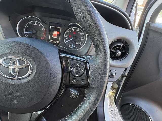 Toyota Yaris 1.5 VVT-i Icon Tech Euro 6 5dr