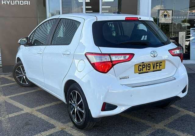 Toyota Yaris 1.5 VVT-i Icon Tech Euro 6 5dr