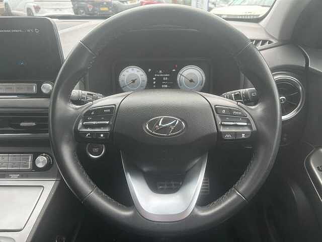 Hyundai KONA 39kWh SE Connect Auto 5dr (10.5kW Charger)