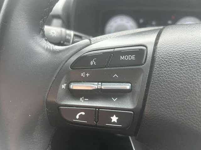 Hyundai KONA 39kWh SE Connect Auto 5dr (10.5kW Charger)