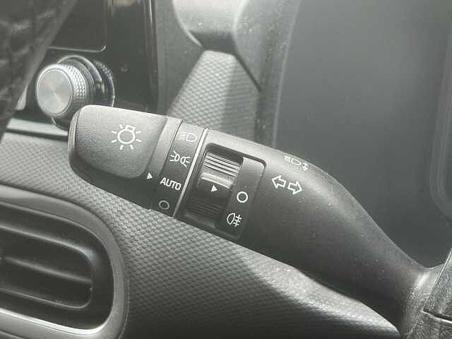 Hyundai KONA 39kWh SE Connect Auto 5dr (10.5kW Charger)