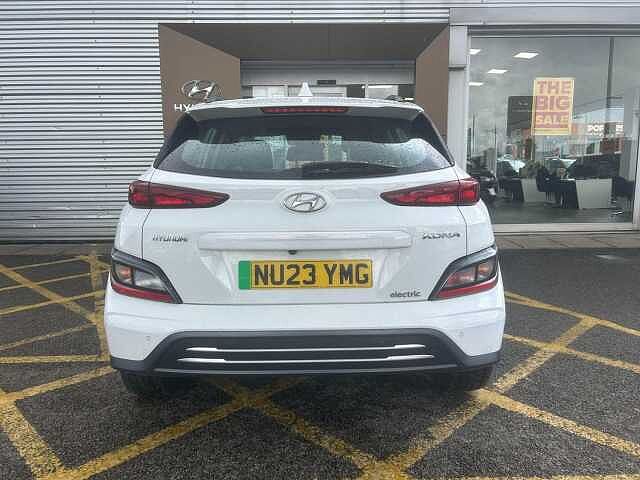 Hyundai KONA 39kWh SE Connect Auto 5dr (10.5kW Charger)