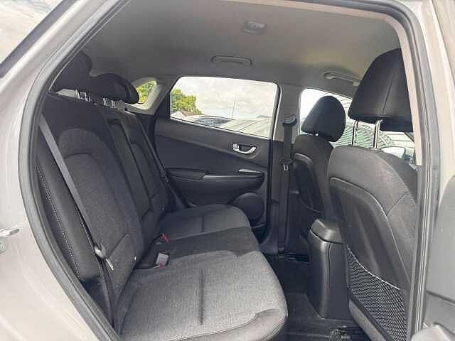 Hyundai KONA 39kWh Premium Auto 5dr (10.5kW Charger) Grey