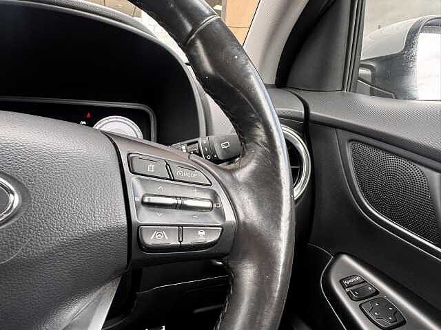 Hyundai KONA 39kWh Premium Auto 5dr (10.5kW Charger) Grey