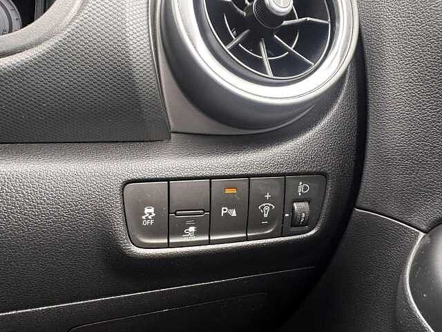 Hyundai KONA 39kWh Premium Auto 5dr (10.5kW Charger) Grey