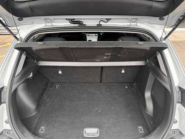 Hyundai KONA 39kWh Premium Auto 5dr (10.5kW Charger) Grey