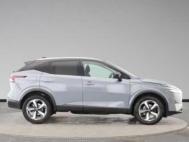 Nissan Qashqai 1.3 DIG-T MHEV N-Connecta XTRON Euro 6 (s/s) 5dr