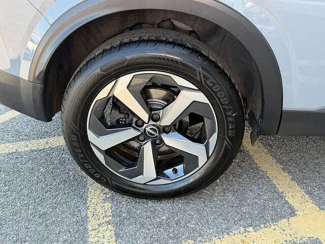 Nissan Qashqai 1.3 DIG-T MHEV N-Connecta Euro 6 (s/s) 5dr