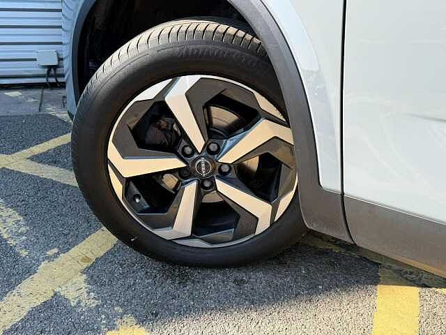 Nissan Qashqai 1.3 DIG-T MHEV N-Connecta Euro 6 (s/s) 5dr