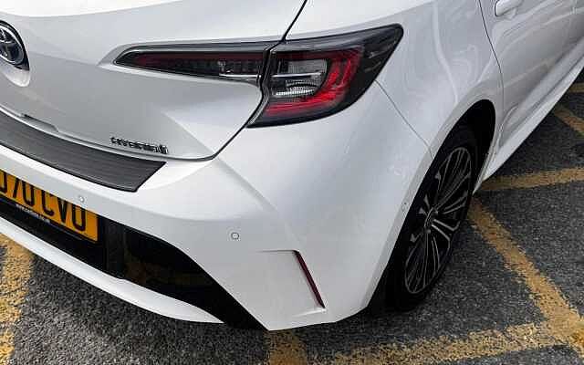 Toyota Corolla 1.8 VVT-h Design CVT Euro 6 (s/s) 5dr