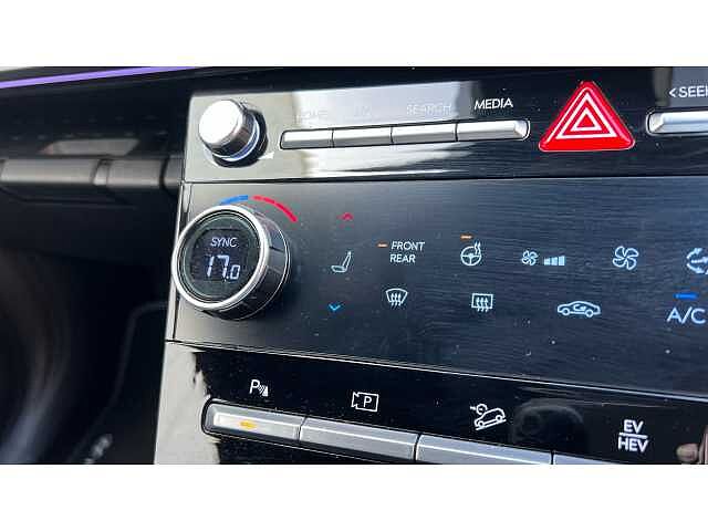 Hyundai SANTA FE SANTA FE 1.6 TGDi Plug-in Hybrid Calligraphy 5dr 4WD Auto GREY
