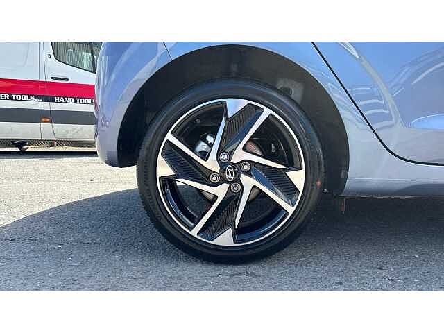 Hyundai i10 i10 5Dr HAT 1.2 MPi 79ps Premium NAV AU