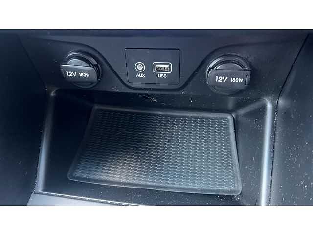 Hyundai TUCSON TUCSON 1.6 GDi SE Nav 5dr 2WD WHITE