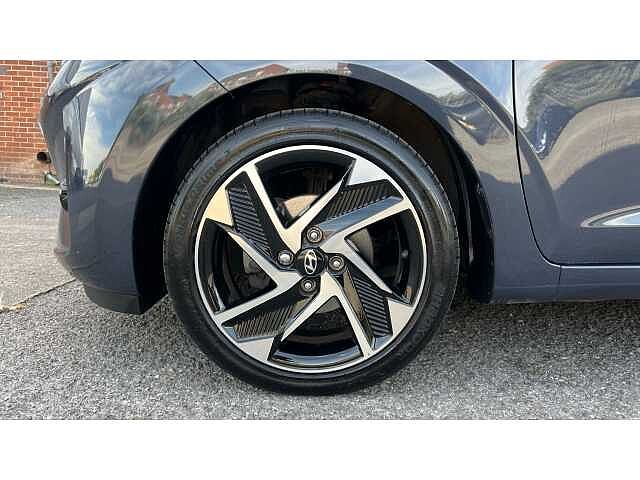 Hyundai i10 I10 1.2 [79] Premium 5dr Auto [Nav]