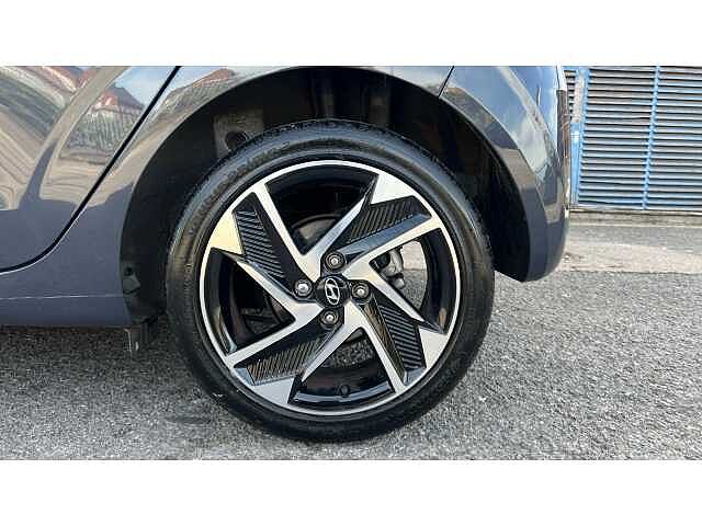 Hyundai i10 I10 1.2 [79] Premium 5dr Auto [Nav]