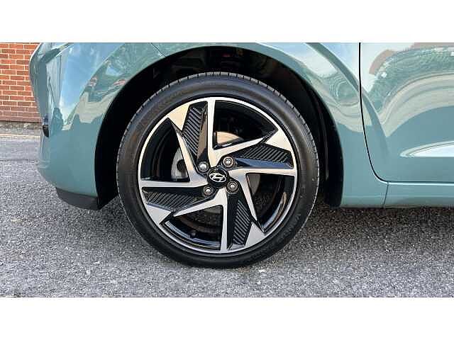 Hyundai i10 I10 1.2 [79] Premium 5dr Auto [Nav]
