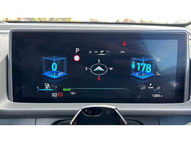 Hyundai INSTER Inster 5Dr HAT 85kW Cross 49kWh Amazonas Green