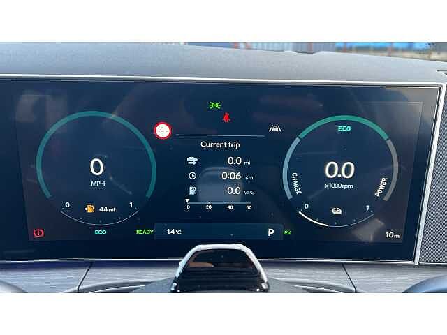 Hyundai SANTA FE SANTA FE 1.6 TGDi 239 Hybrid Ultimate 5dr 4WD Auto Typhoon Silver