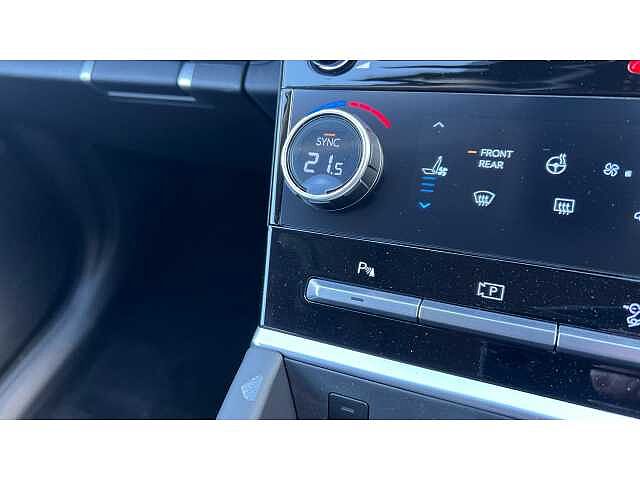 Hyundai SANTA FE SANTA FE 1.6 TGDi 239 Hybrid Ultimate 5dr 4WD Auto Typhoon Silver