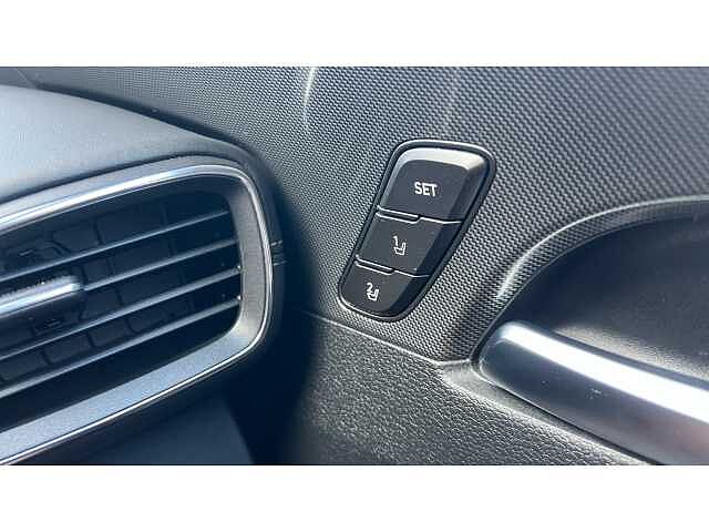 Hyundai SANTA FE SANTA FE 1.6 TGDi Plug-in Hybrid Ultimate 5dr 4WD Auto SILVER