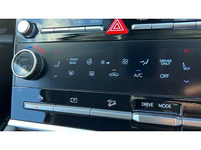 Hyundai SANTA FE SANTA FE 1.6 TGDi 239 Hybrid Premium 5dr Auto Abyss Black