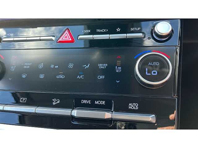 Hyundai SANTA FE SANTA FE 1.6 TGDi 239 Hybrid Premium 5dr Auto Abyss Black