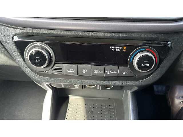 Hyundai I10 i10 5Dr HAT 1.2 MPi 79ps Premium NAV AU Meta Blue