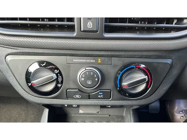 Hyundai I10 i10 5Dr HAT 1.0 MPi 63ps AdvancePlus Pack NAV Lumen Gray