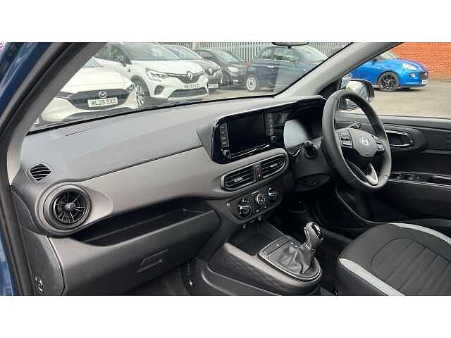 Hyundai I10 i10 5Dr HAT 1.0 MPi 63ps Advance NAV AU Vibrant Blue