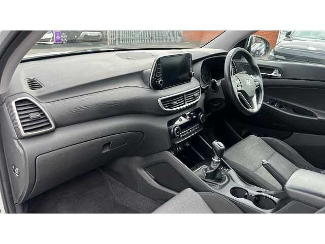 Hyundai TUCSON TUCSON 1.6 GDi SE Nav 5dr 2WD WHITE