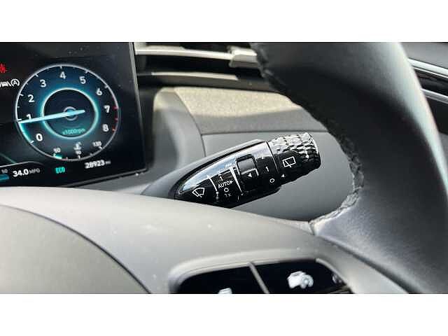 Hyundai TUCSON TUCSON 1.6 TGDi 48V MHD SE Connect 5dr 2WD DCT Engine Red