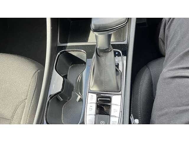 Hyundai TUCSON TUCSON 1.6 TGDi 48V MHD SE Connect 5dr 2WD DCT Engine Red