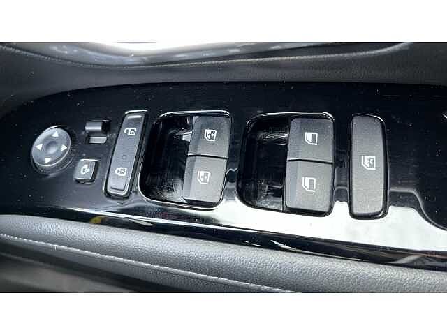 Hyundai TUCSON TUCSON 1.6 TGDi 48V MHD SE Connect 5dr 2WD DCT Engine Red