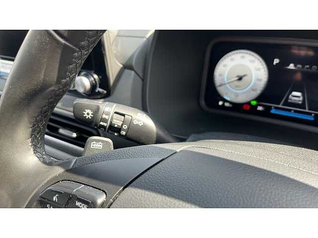 Hyundai KONA KONA 100kW SE Connect 39kWh 5dr Auto Ignite Red