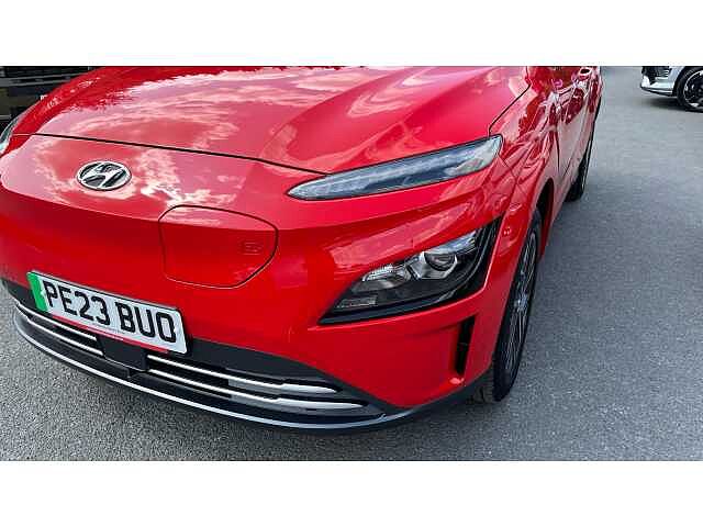 Hyundai KONA KONA 100kW SE Connect 39kWh 5dr Auto Ignite Red