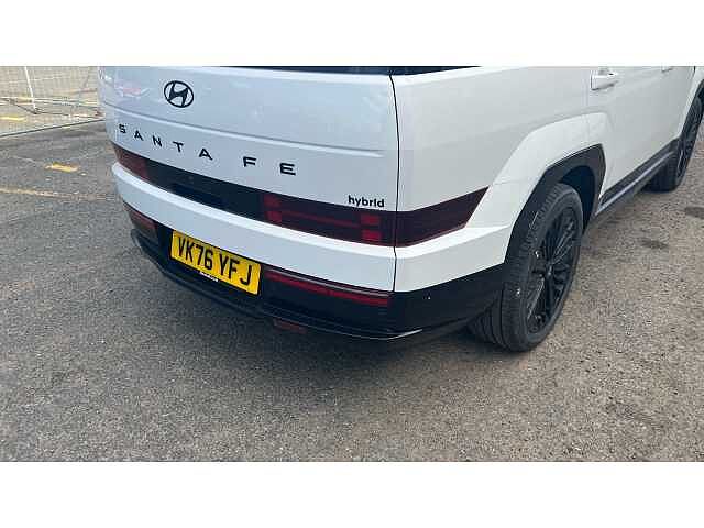 Hyundai SANTA FE SANTA FE 1.6 TGDi 239 Hybrid Calligraphy 5dr 4WD Auto Creamy White