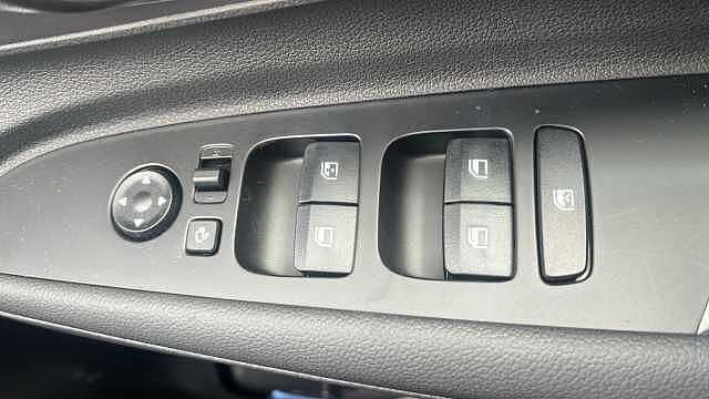 Hyundai Bayon Bayon HAT 1.0 T-gdi 90PS Black Line