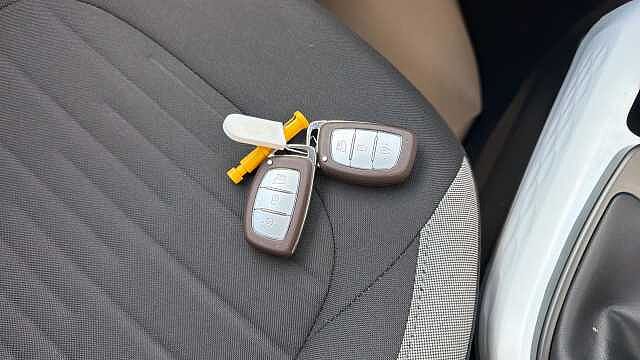 Hyundai i10 1.2 MPi Premium 5dr Auto Petrol Hatchback